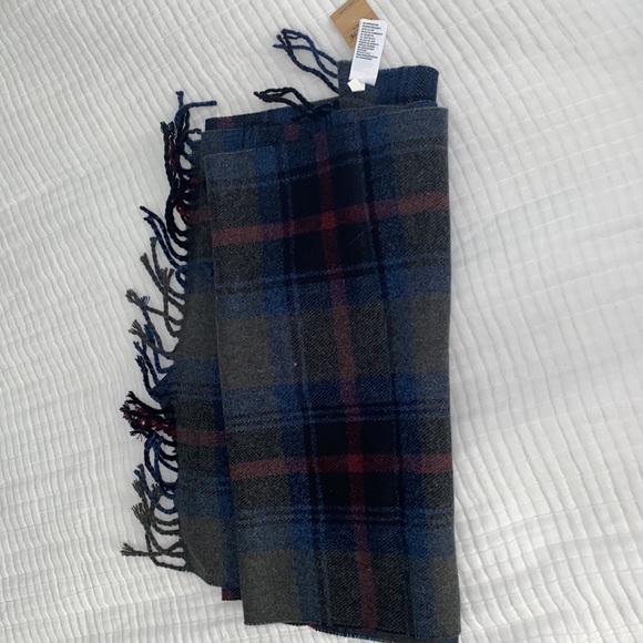 American Eagle Scarf - Picture 3 of 3